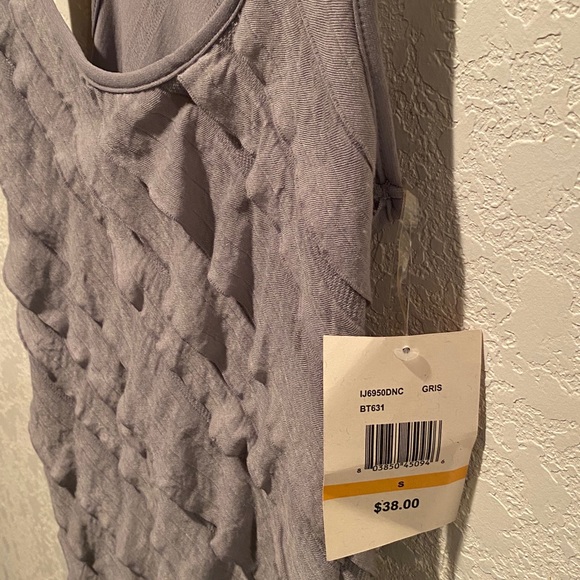 NWT Ruffle Racerback Tank - Picture 4 of 5